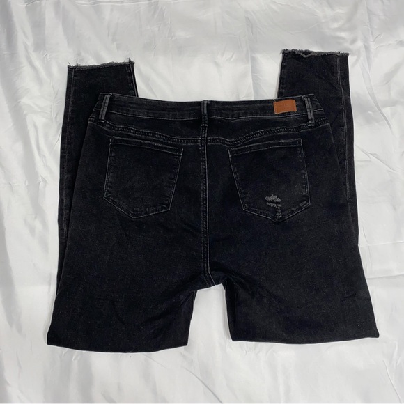 Women’s Jeans - Picture 3 of 6